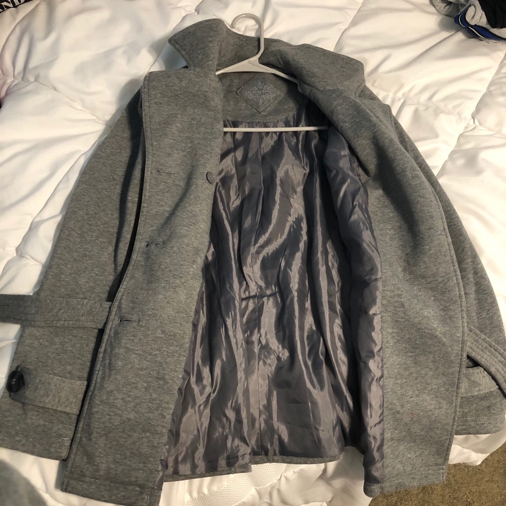 Grey Coat - Picture 2 of 5